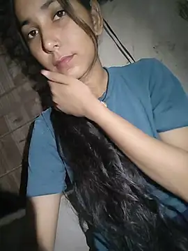 divya_140 Momentaufnahme des Live-Raums auf Stripchat