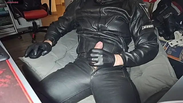 domculttopp captura da sala ao vivo na Stripchat