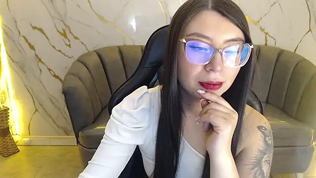 doncellita_strong_tf captura de la sala en vivo en Stripchat