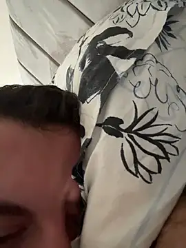 drbigwhite7 live room snapshot on Stripchat