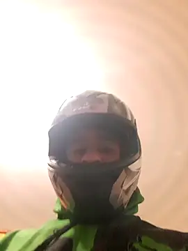 duhhh1555 live room snapshot on Stripchat