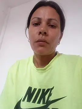 dyjaA live room snapshot on Stripchat
