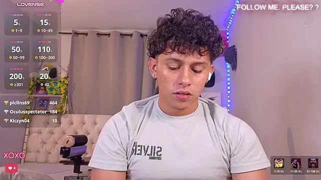 elias_steel1 captura de la sala en vivo en Stripchat
