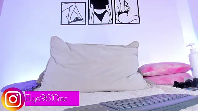 ellie_mcdonald снимок онлайн-комнаты на Stripchat