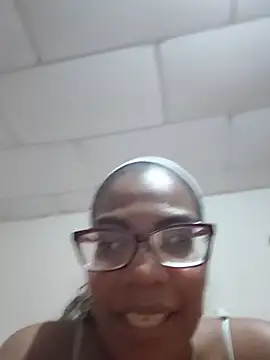 emaluna26 снимок онлайн-комнаты на Stripchat