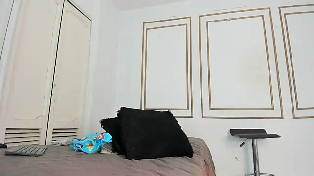 emily_gaviria1 Momentaufnahme des Live-Raums auf Stripchat