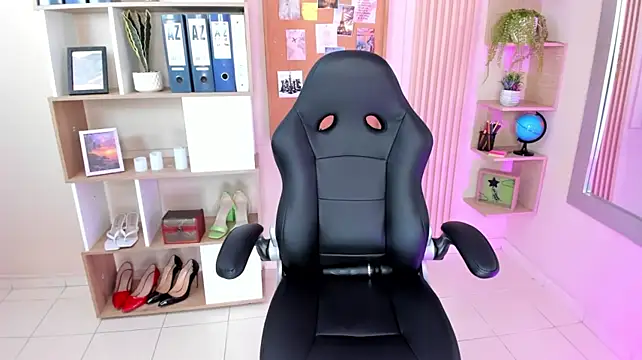 emma_rules99 Momentaufnahme des Live-Raums auf Stripchat