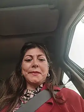 emma_tour live room snapshot on Stripchat