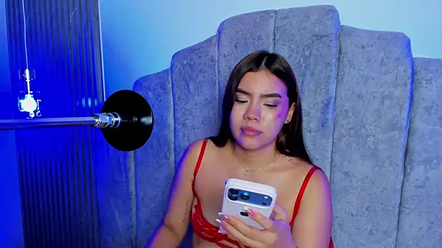 emma_zayreth Momentaufnahme des Live-Raums auf Stripchat
