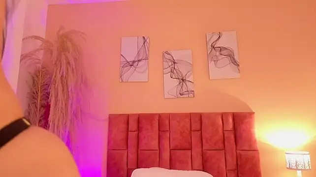 emmy_danielss momentopname van live room op Stripchat