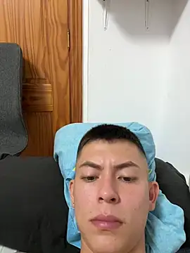estebancuellar1 momentopname van live room op Stripchat