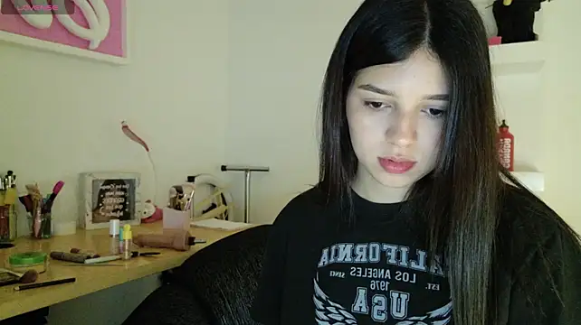 eva_sin18 captura de la sala en vivo en Stripchat