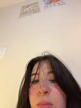 evelynrosess1 live room snapshot on Stripchat