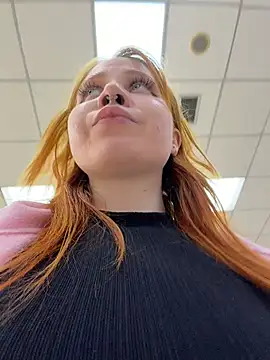 evi_magic momentopname van live room op Stripchat