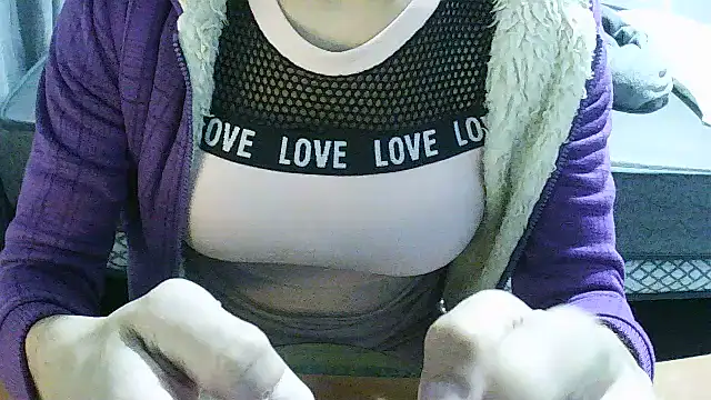 flayeyena momentopname van live room op Stripchat
