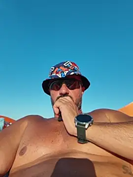 francesc80 live room snapshot on Stripchat