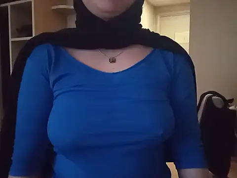 gizzz34 Momentaufnahme des Live-Raums auf Stripchat