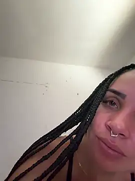 gtzluna2412 captura da sala ao vivo na Stripchat