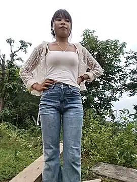 gugu0022 Momentaufnahme des Live-Raums auf Stripchat