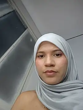 hanaa_18 Momentaufnahme des Live-Raums auf Stripchat