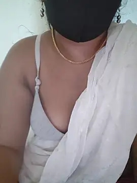 harinishree143 momentopname van live room op Stripchat