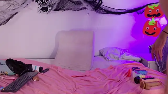 hellzel_moon live room snapshot on Stripchat