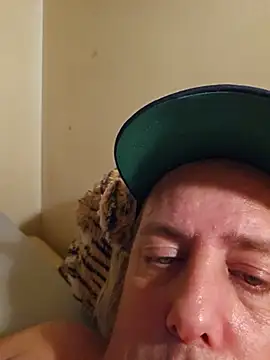 heterohotguy78 live room snapshot on Stripchat