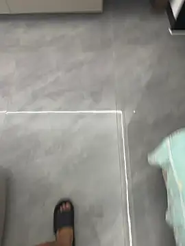 hjlp012 live room snapshot on Stripchat