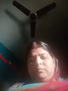 hot_bhabi1 live room snapshot on Stripchat