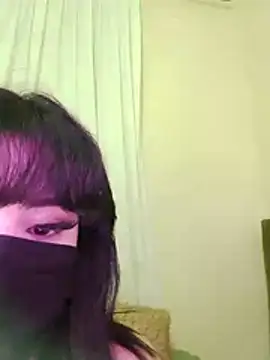 hot_inass1 live room snapshot on Stripchat