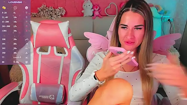 hotty_girls_here Momentaufnahme des Live-Raums auf Stripchat