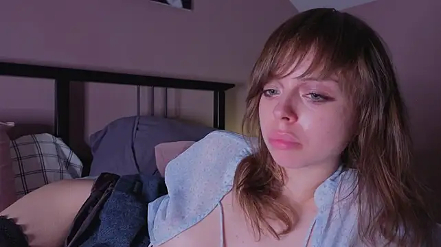 hype_meal_home momentopname van live room op Stripchat