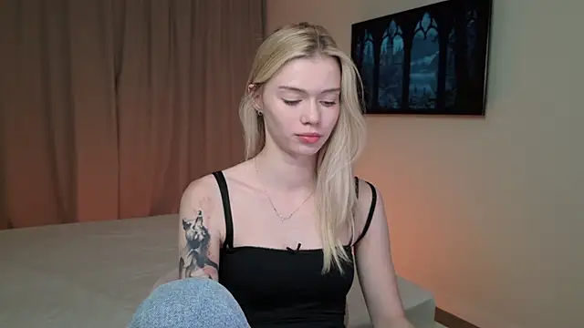 i_sweet_bunny_ live room snapshot on Stripchat