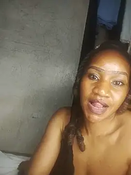icey2 live room snapshot on Stripchat