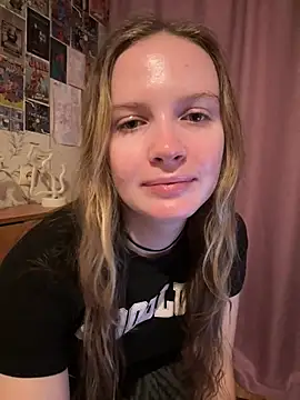 im_cutiee Momentaufnahme des Live-Raums auf Stripchat