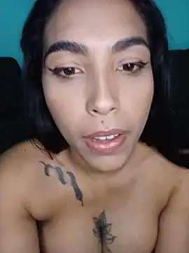 ineszi live room snapshot on Stripchat