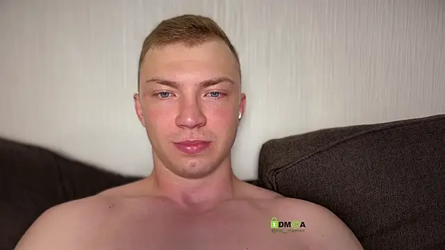 iron__chap momentopname van live room op Stripchat