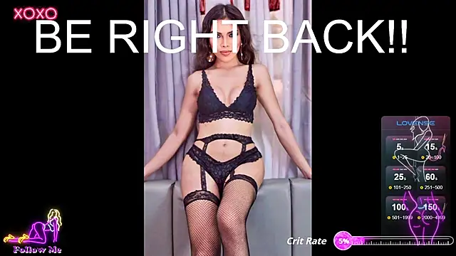 izabella_moore снимок онлайн-комнаты на Stripchat