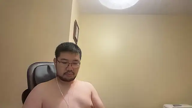 jasonryu2025 live room snapshot on Stripchat