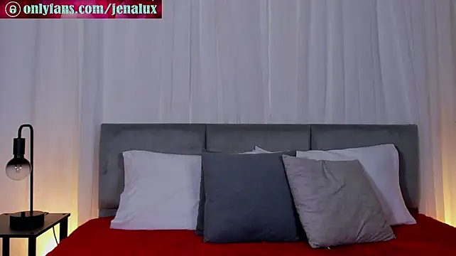 jennalux_ captura de la sala en vivo en Stripchat