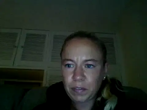 jennyblondeuk captura de la sala en vivo en Stripchat