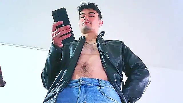 jhohannes-maximo captura da sala ao vivo na Stripchat