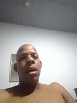joseLive23 live room snapshot on Stripchat