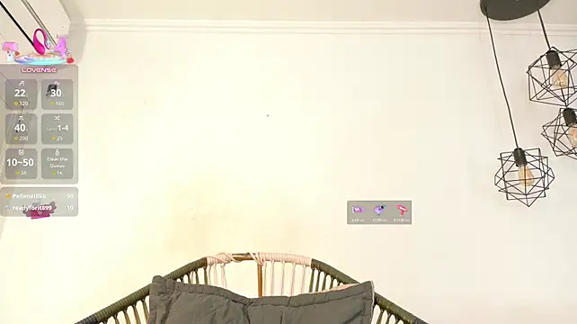 julieta_aguilar1 live room snapshot on Stripchat