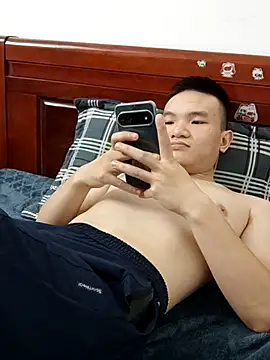 k-u-r Momentaufnahme des Live-Raums auf Stripchat
