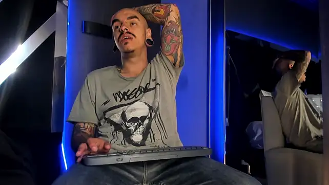 kaletattoo captura de la sala en vivo en Stripchat
