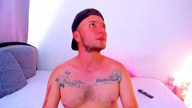 karl_kai снимок онлайн-комнаты на Stripchat