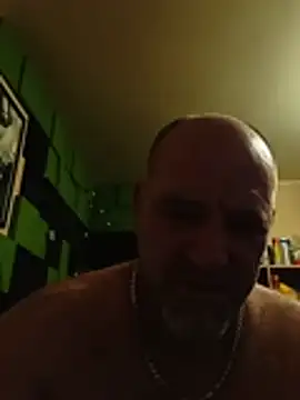 karmen100 Momentaufnahme des Live-Raums auf Stripchat