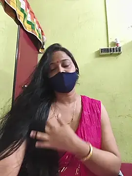 kashish_bhabhi live room snapshot on Stripchat