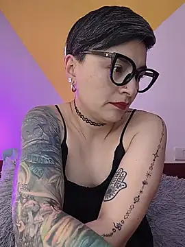 kat_paradise captura de la sala en vivo en Stripchat